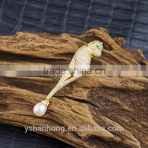 Egypt Panther Natural Pearl Brooches Micro Inlay Zircon High-grade Corsage, Creative Jewelry Wholesale Shawl Buckle thumbnail-4