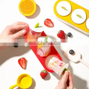 Manufacturing Sale Vertical Stick Solid Plastic Portable Small Circle Tiny Ice Cube Tray thumbnail-1