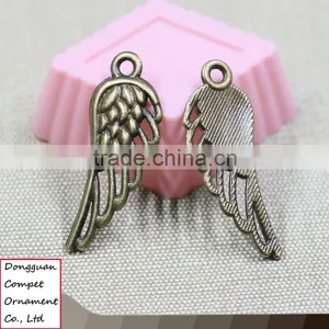 Wholesale Zinc Alloy Hot Hollow Out Snitch Wings Pendant thumbnail-1