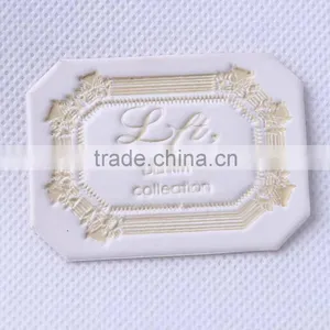 Direct Factory White Color Garment Printed Leather Label thumbnail-1