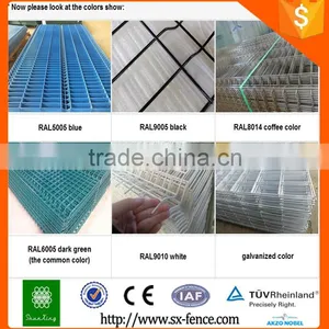 Cheap Price Powder Coated Iron Wire Mesh Fence Field Fence thumbnail-4