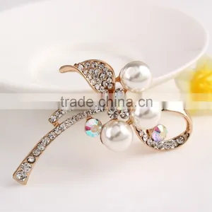 Vintage Rhinestone Pearl Brooch Pin,Flower Buckle For Wedding Invitation thumbnail-6