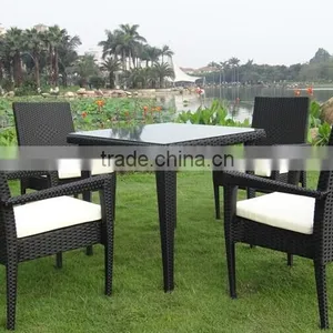 Simple Rattan Dinning Garden Set thumbnail-3