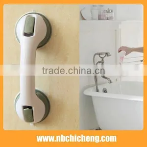 Plastic Helping Handle Bath With Suction Cups thumbnail-1