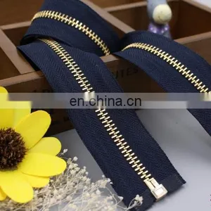 High Quality Polyester Tape Metal Zipper for Jacket thumbnail-3
