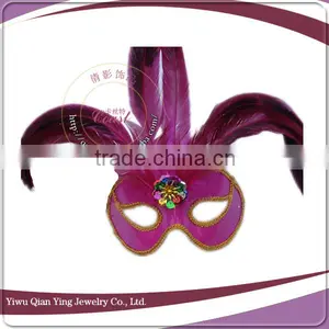 Wholesale Feathered Masks With Diamond and Lace Fabric Decoration thumbnail-1