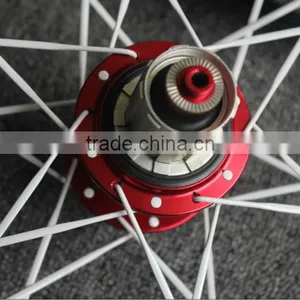 China Wholesale Bicycle Parts Carbon Road Bike Wheels 50mm Clincher MT-50C thumbnail-1