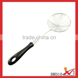 Mini Metal Wire Mesh Strainer for the Kitchen thumbnail-1