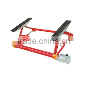 1500kg Capacity Tilting Car Lift thumbnail-1
