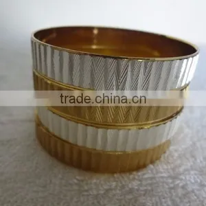 Fancy Metal Bracelet Set thumbnail-3