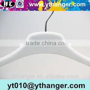 YY0445 White Rubber Coated Plastic Hanger for Brand Shops Rubber Clothes Hanger thumbnail-3