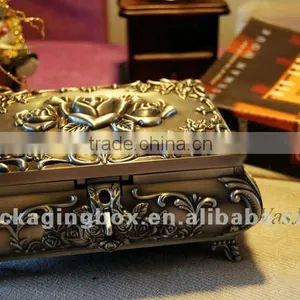 Antique Style Ring Box thumbnail-1
