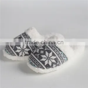 Woman Knitted Indoor Slipper thumbnail-2