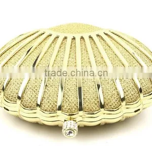 Lady Box Scallpoed Shell Metal Cluth thumbnail-5
