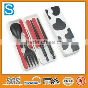 Customize Logo and Color Portable Folding Travel Cutlery Set thumbnail-3