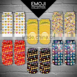 2016 Wholesale Custom 3d Cartoon Tube Emoji Sock thumbnail-1