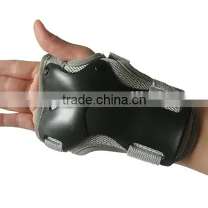 Hard Plactic In Front Palm Protected Safety Gear For Inline,Skate,Skateboard and Ski thumbnail-3