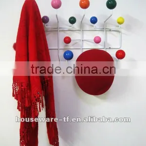 Metal Hanger thumbnail-1