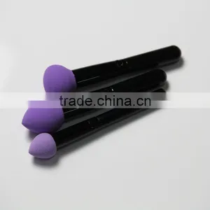 Makeup Beauty Sponge Blender Brush With Handle for Perfect Makeup/Beauty Tool thumbnail-1