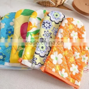 Heat Resistant Cotton Oven Mitt Kitchen Microwave Oven Gloves Wholesale thumbnail-1