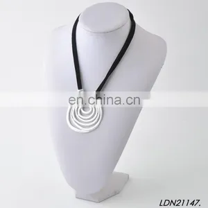 Fashion New Design Suede Layered Circle Pendant Wron Siver and Gold Necklaces thumbnail-2