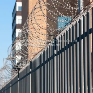 W Section Palisade Fence thumbnail-3
