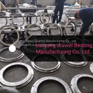 Light-loaded Four Point Contact Ball Slewing Ring With Gear and Flange thumbnail-1