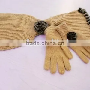 Fashion Acrylic Knitted Gloves Scarf Set With Artificial Fur thumbnail-1