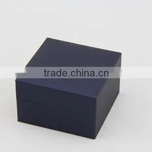 High Quality Black Clamshell Open Ring Box thumbnail-4
