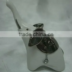 Porcelain Figurine thumbnail-2