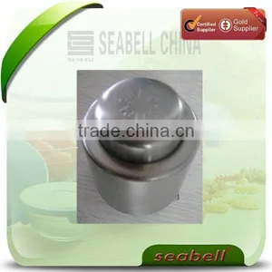 Stainless Steel Champagne Stopper thumbnail-1
