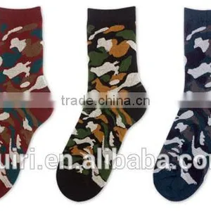 New Autumn Winter Cotton Men Socks Wholesale Korean Classic Camouflage Socks thumbnail-2