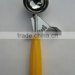 6cm Stainless Steel Ice Cream Scoop With Plastic Handle in Color thumbnail-1