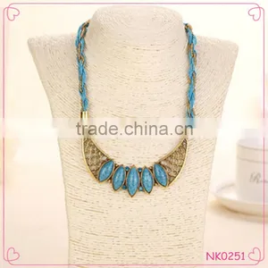 Fashioable New Trendy High-end Gemstone Necklace Vintage Geometric Necklace Wholesale thumbnail-1