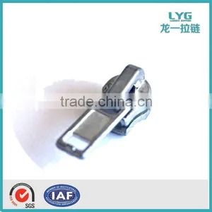 China Manufacturer Factory Price Zipper Slider for Shopping Bag thumbnail-1
