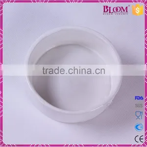 White Glazed Round Ceramic Pet Food Bowl thumbnail-5
