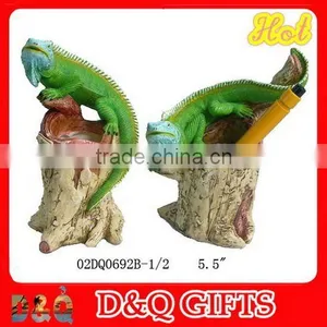 Resin Lizard Pen Holder thumbnail-1