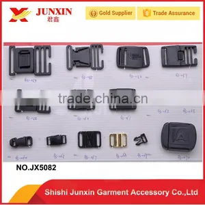 China Custom Cheap Plastic Curved Buckle Plastic Insert Strap Buckle thumbnail-1