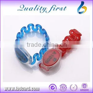 Custom EM4305 RFID Bracelets EM4305 Plastic Wristbands thumbnail-1