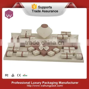 China Luxury Acrylic Jewelry Display Wholesale thumbnail-1