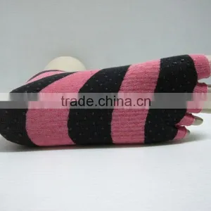 Pink/ Black Anti Slip Yoga Socks thumbnail-2