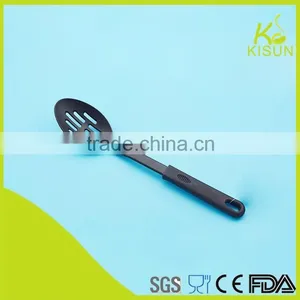 2015 High Quality Made in China Kitchen Leak Spoon Nylon Spoon With Hole thumbnail-1