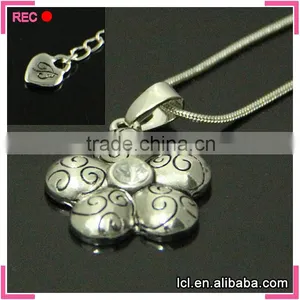 Fashionable New Design Necklace, Flowers Shaped Charm Necklace Designs thumbnail-2