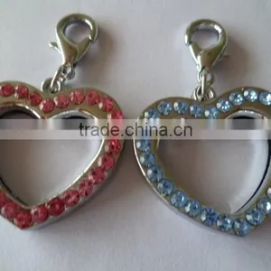 Wholesale Zinc Alloy Chrome Plated Crystal Heart Shaped Photo Frame Pendant thumbnail-1