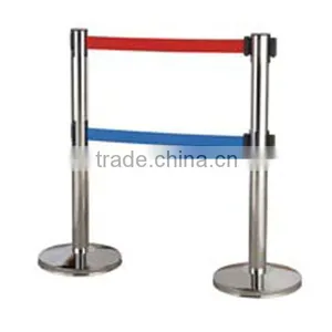 Retractable Queue Strap Barrier thumbnail-2