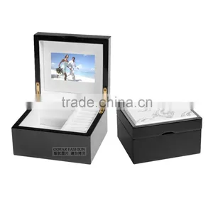 Sweet and Romantic Video Jewellery Box thumbnail-1
