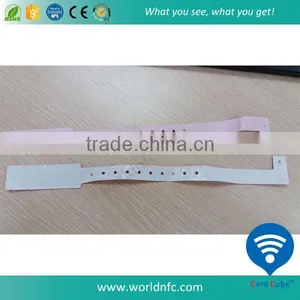 PVC Disposable UHF Wristband for Hospital thumbnail-1