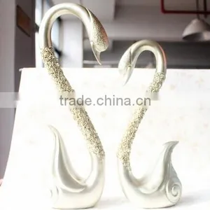 Hign Glossy Resin Swan Figurine Latest Wedding Decoration thumbnail-1