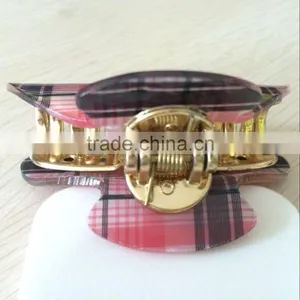 Whosale Hair Accessories 7CM Korean Acrylic Custom Print Hair Claw Clip For Women Hair Decorative thumbnail-3
