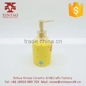 New Arrived Ceramic Shampoon Dispenser,decorative Cleanser Essence Bottle in Cock Shaped thumbnail-2